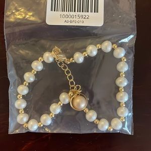 Brand new pearl bracelet